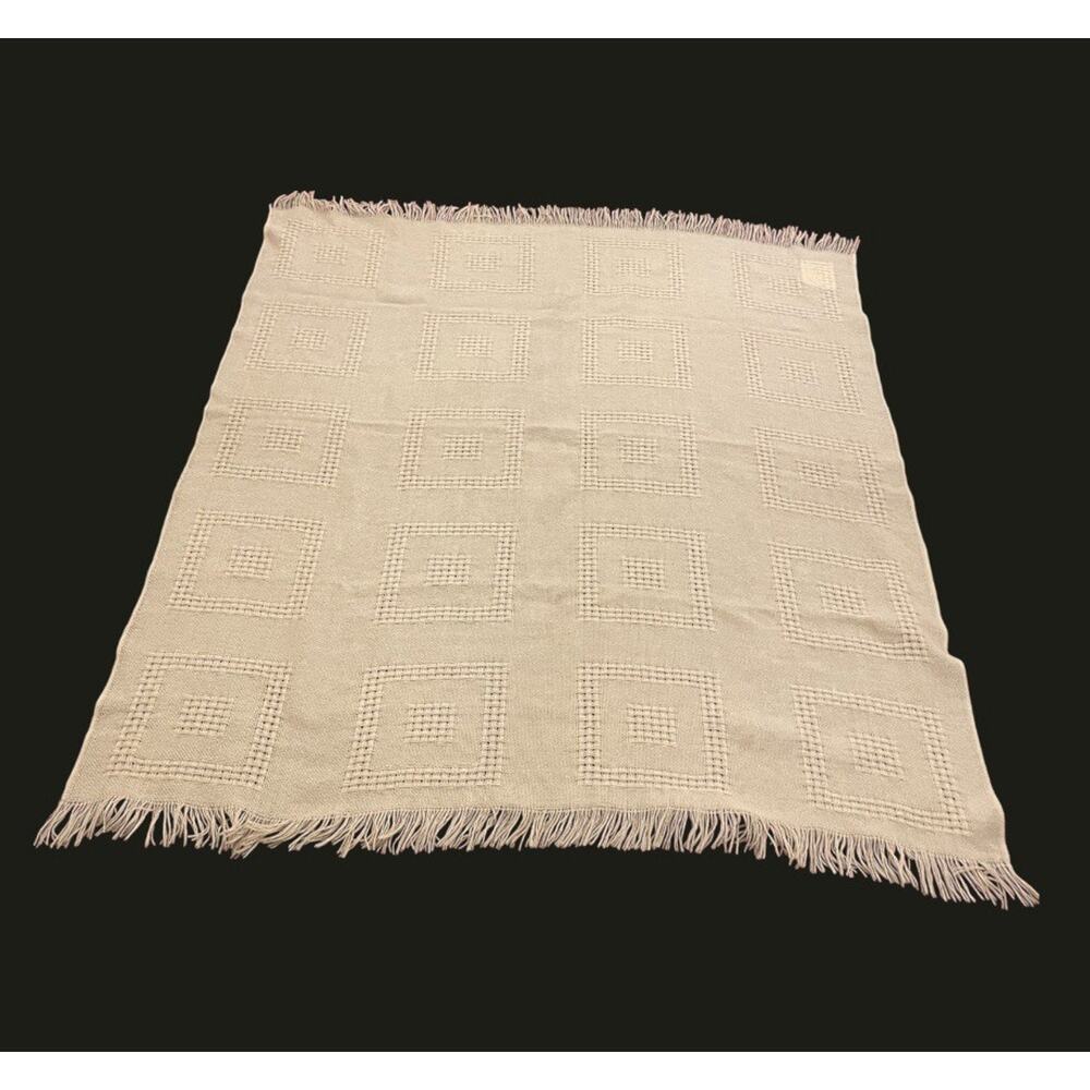 VINTAGE EATON FOREST HILL "THE‎ EXTRA BLANKET" PURE VIRGIN WOOL 52”x56” CANADA
